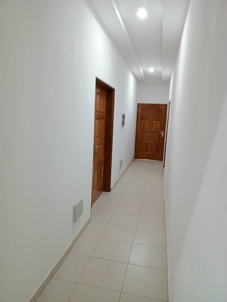 UNE VILLA À VENDRE À ADIDOGOMÉ WOGNOME À 250M DU GOUDRON - 3 CHAMBRES, 1 SALON, GARAGE