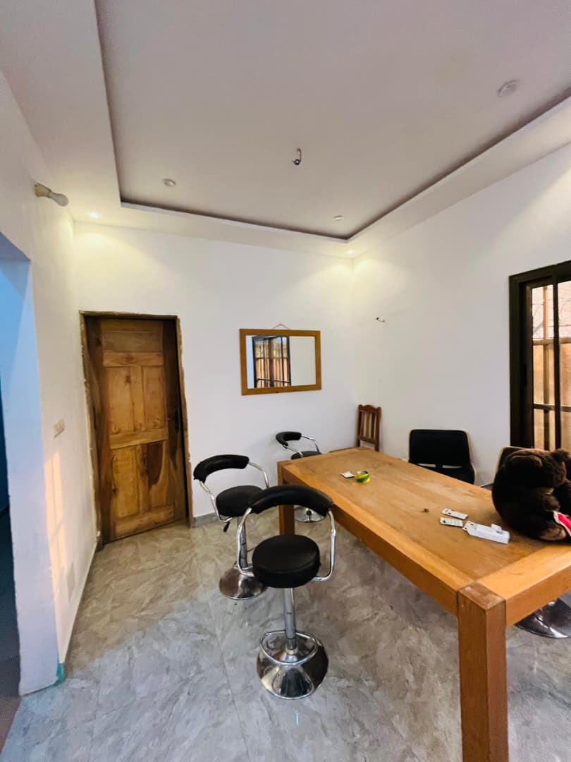 Villa 3 chambres en vente à Apessito – 40 millions FCFA