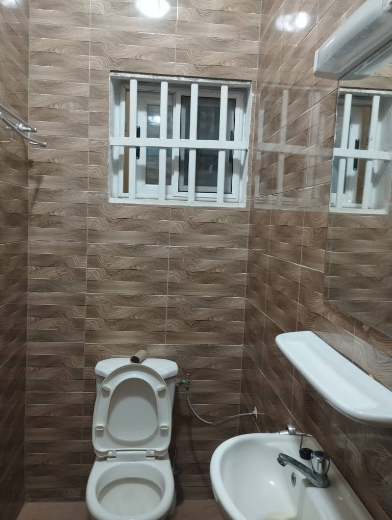 Villa meublée 3 chambres à louer à Baguida derrière la cité BOAD – 400 000 FCFA