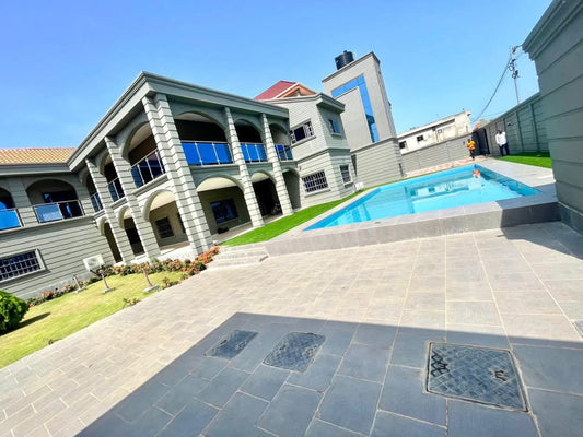 Villa 6 chambres en vente à Adidogomé-Segbé – 360 millions FCFA
