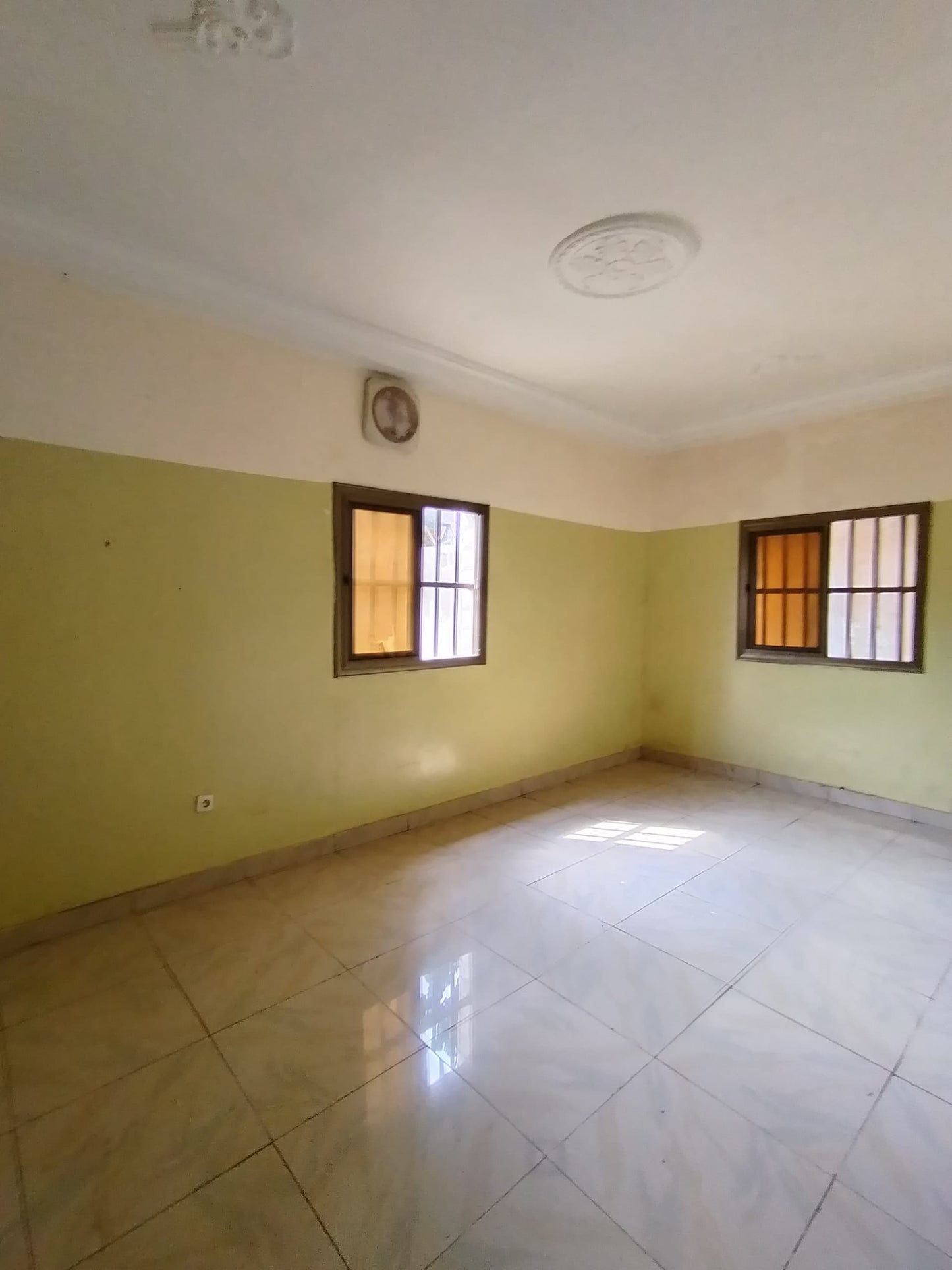Villa R+1 moderne sur 1 lot en vente à Agoè Legbassito – 60 millions FCFA