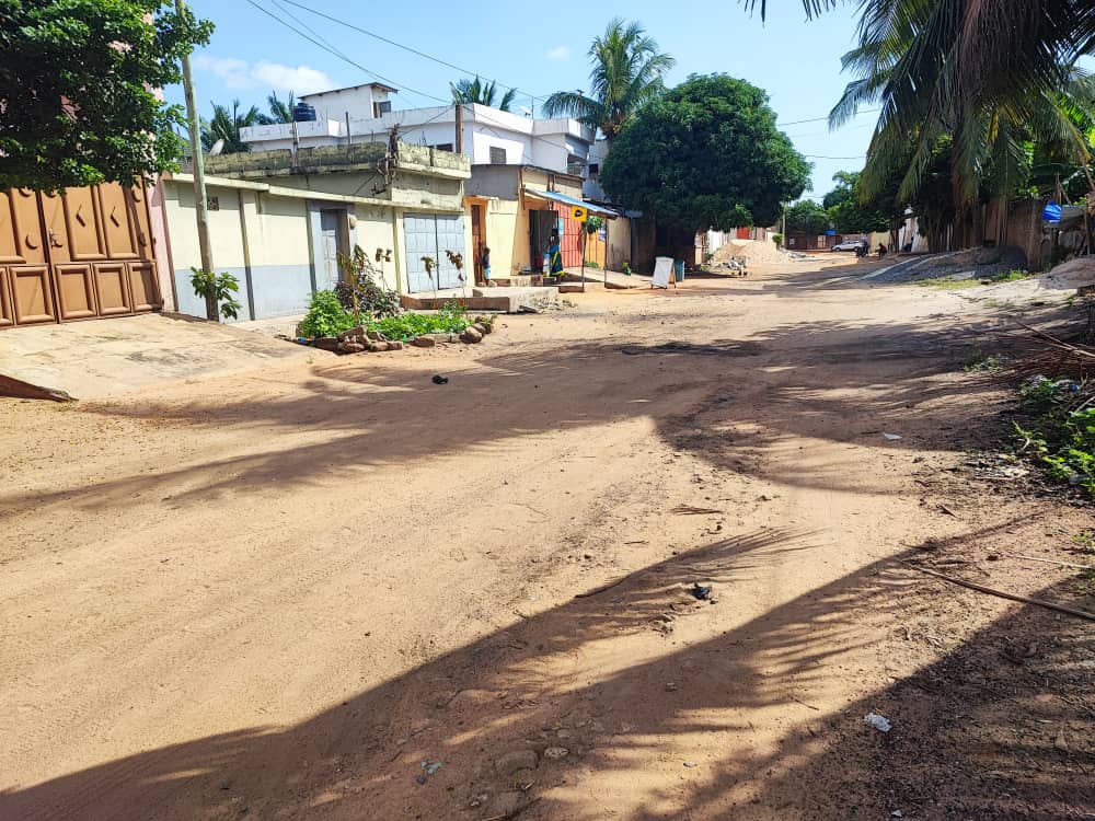 Terrain en vente à Adidoadin, proche du goudron – 23 000 000 FCFA