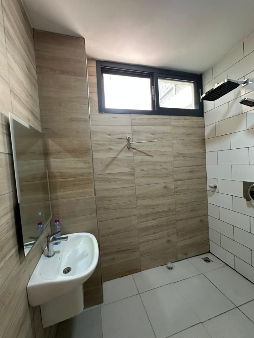 Appartement meublé chambre salon en location à Adidogomé Wonyomé – 300 000 FCFA