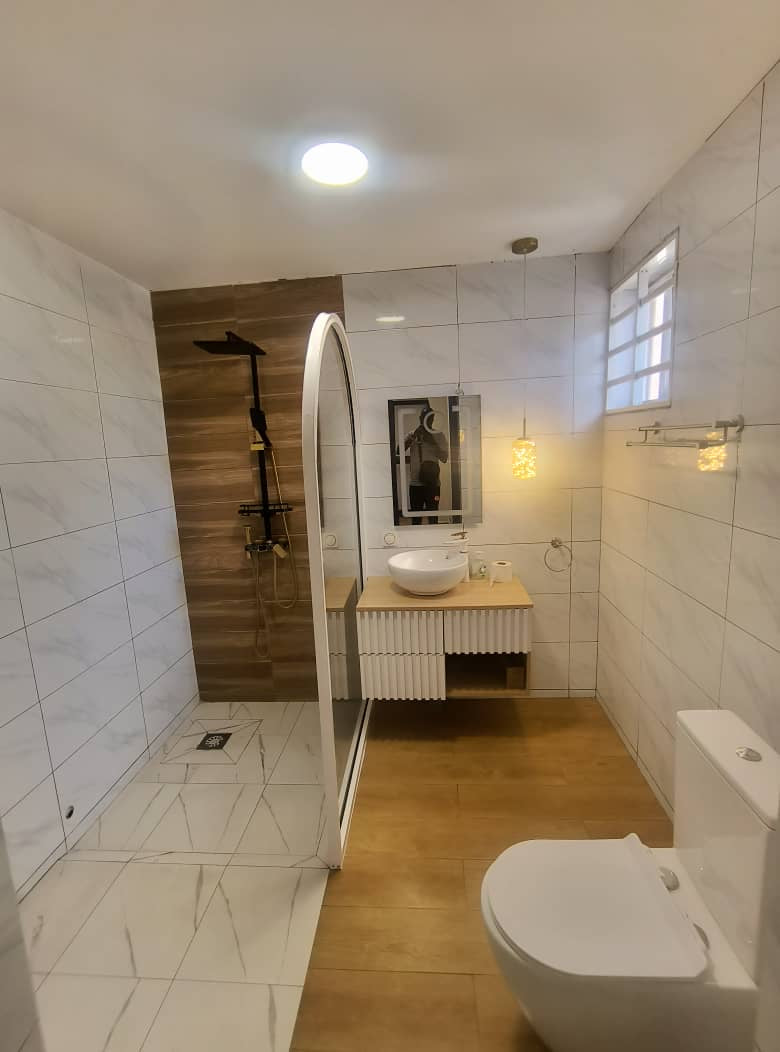 Villa duplex meublée à louer à Tokoin – 750000 FCFA