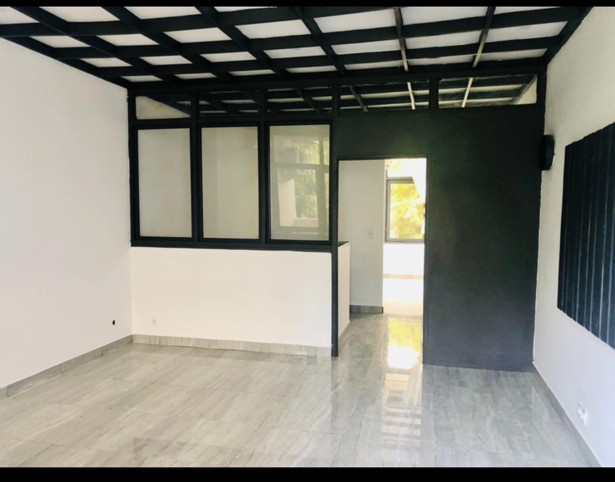 Mini duplex à louer à la Caisse – 400 000 FCFA