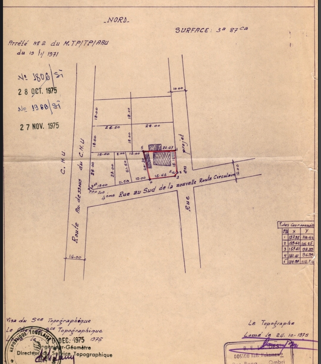 Ancienne maison en angle de rue de 387 m² à vendre à Tokoin Hôpital – 150 millions FCFA