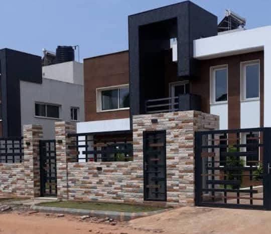 Villa duplex 5 chambres en vente et location à Cité OUA – 1.2 milliards FCFA