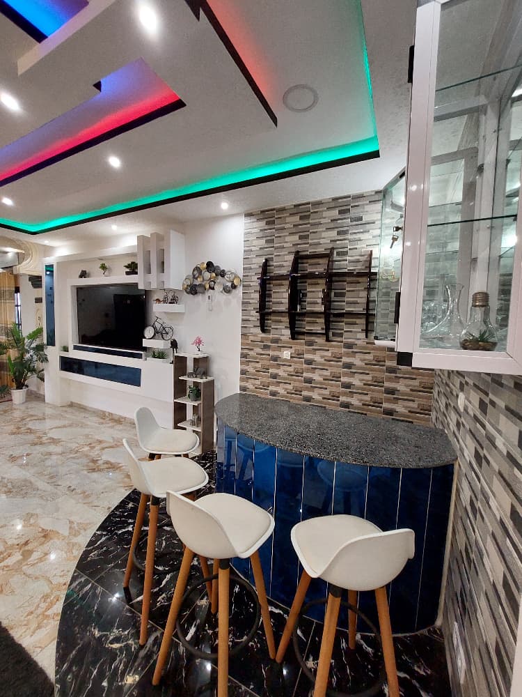 Villa 4 chambres meublée à louer à Kpogan proche goudron – 500 000 FCFA/mois