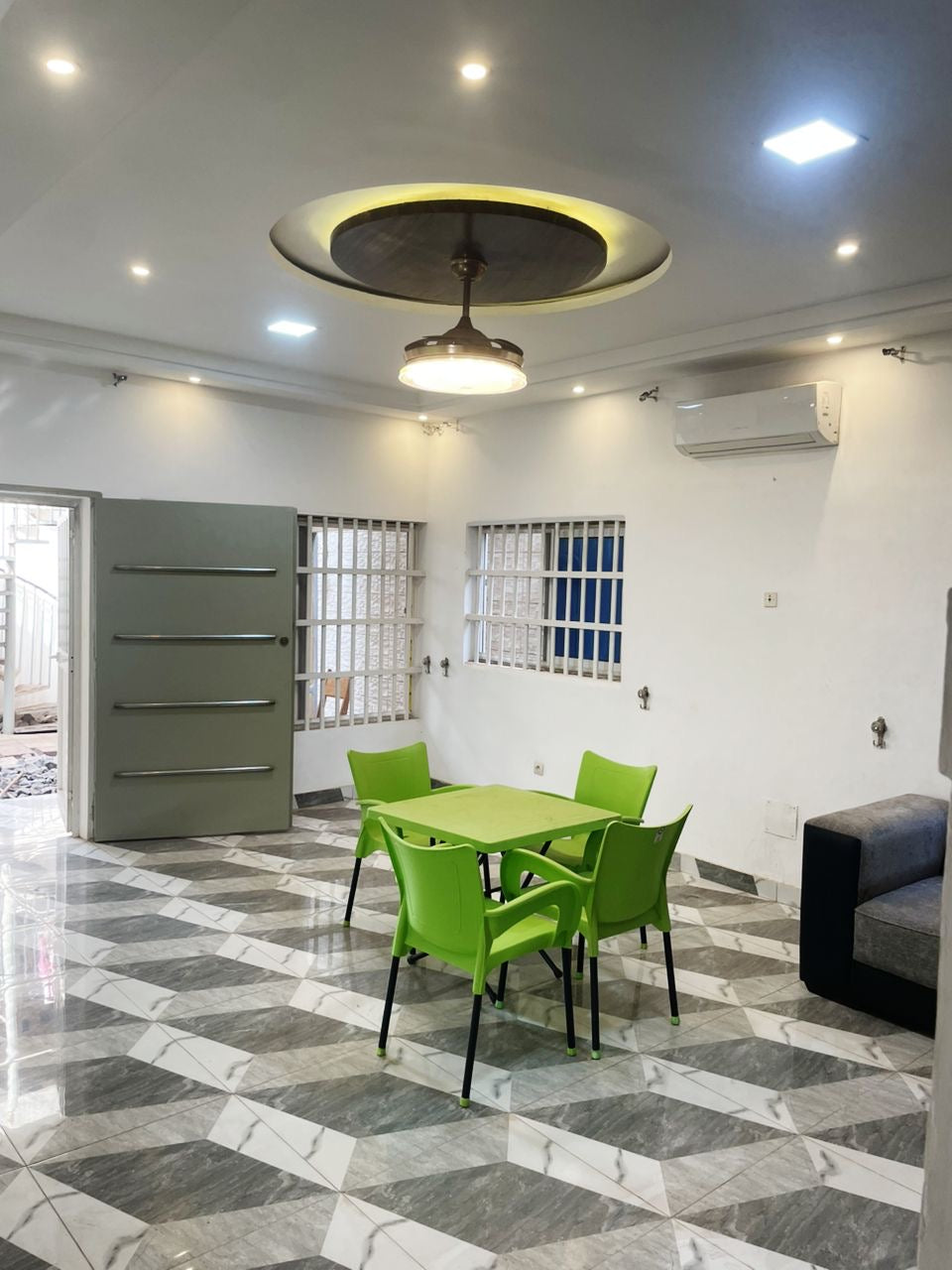 UNE VILLA 4 CHAMBRES À VENDRE AU CENTRE-VILLE DE DJAGBLÉ