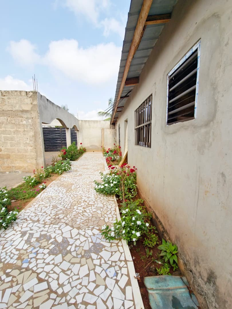 Villa 3 chambres en vente à Agoè Legbassito Kognito – 16 millions FCFA