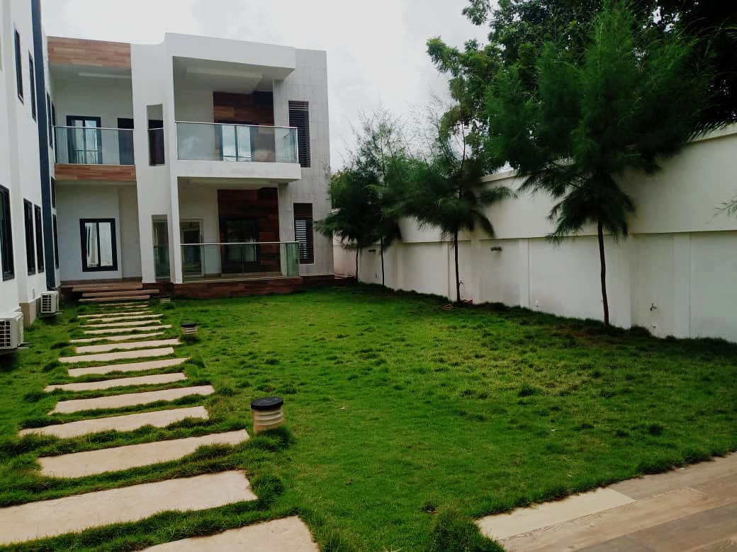 Villa 8 chambres à louer à Adidogomé – 1.500.000 FCFA