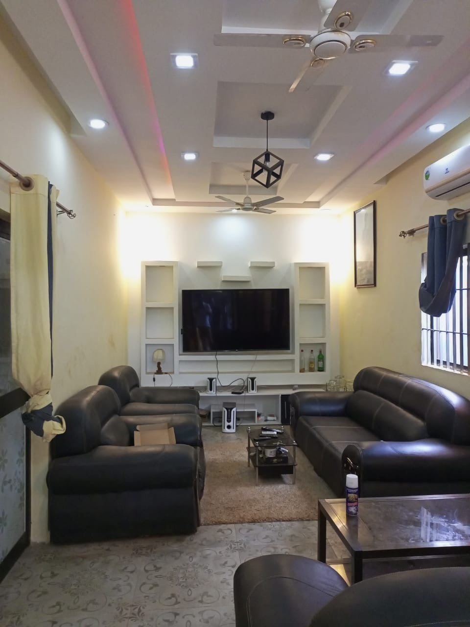 UNE VILLA DE 4 PIÈCES À VENDRE À APESSITO