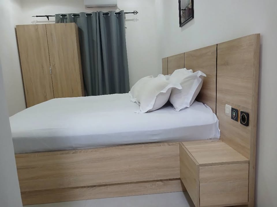 À LOUER – APPARTEMENT MEUBLÉ 2 CHAMBRES | AGOÈ MINAMADOU | 100.000 F/JOUR