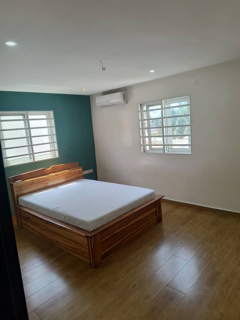 Villa duplex meublée à louer à Tokoin – 750000 FCFA