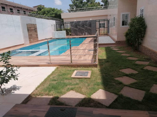 LOCATION VILLA À LOUER À AGOÉ ASSIYÉYÉ (11 CHAMBRES, PISCINE)