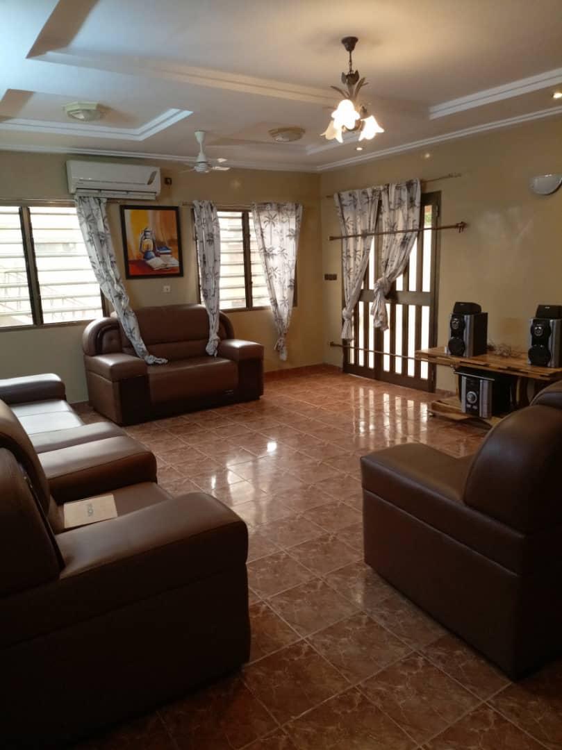 VILLA 6 PIÈCES À VENDRE À ADIDOGOMÉ GBOMAMÉ – 422 m² | TITRE FONCIER PERSONNEL