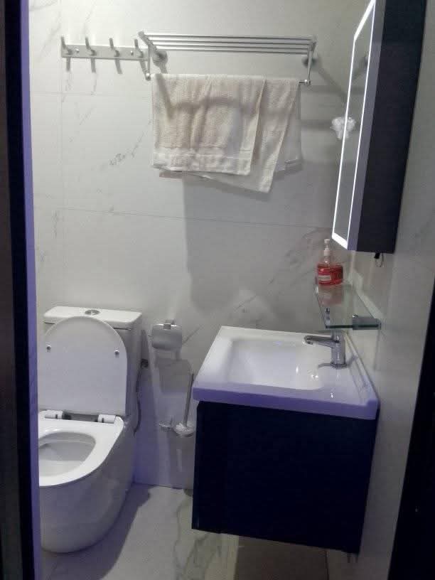 À LOUER – VILLA MEUBLÉE 4 PIÈCES À ADIDOGOMÉ MASSALASSI – 3 CHAMBRES, SALON, JARDIN, GARAGE – 500.000 FCFA/MOIS