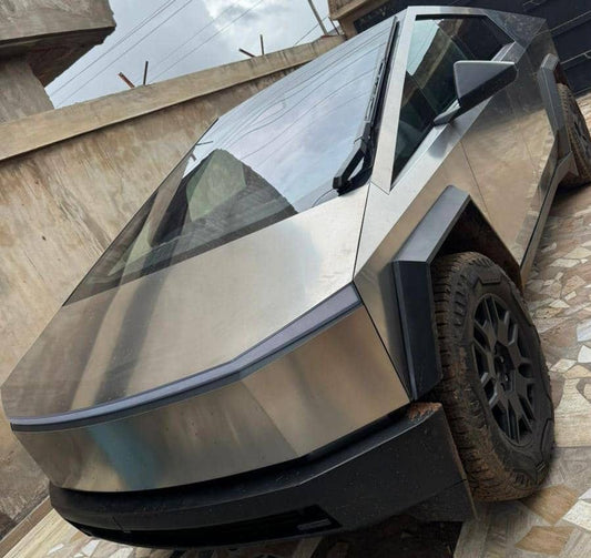 TESLA CYBERTRUCK 2024