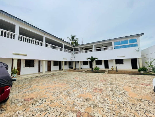 À VENDRE – Maison 9 pièces climatisées avec boutique et garage à Novissi | 600 m² | 165 millions FCFA