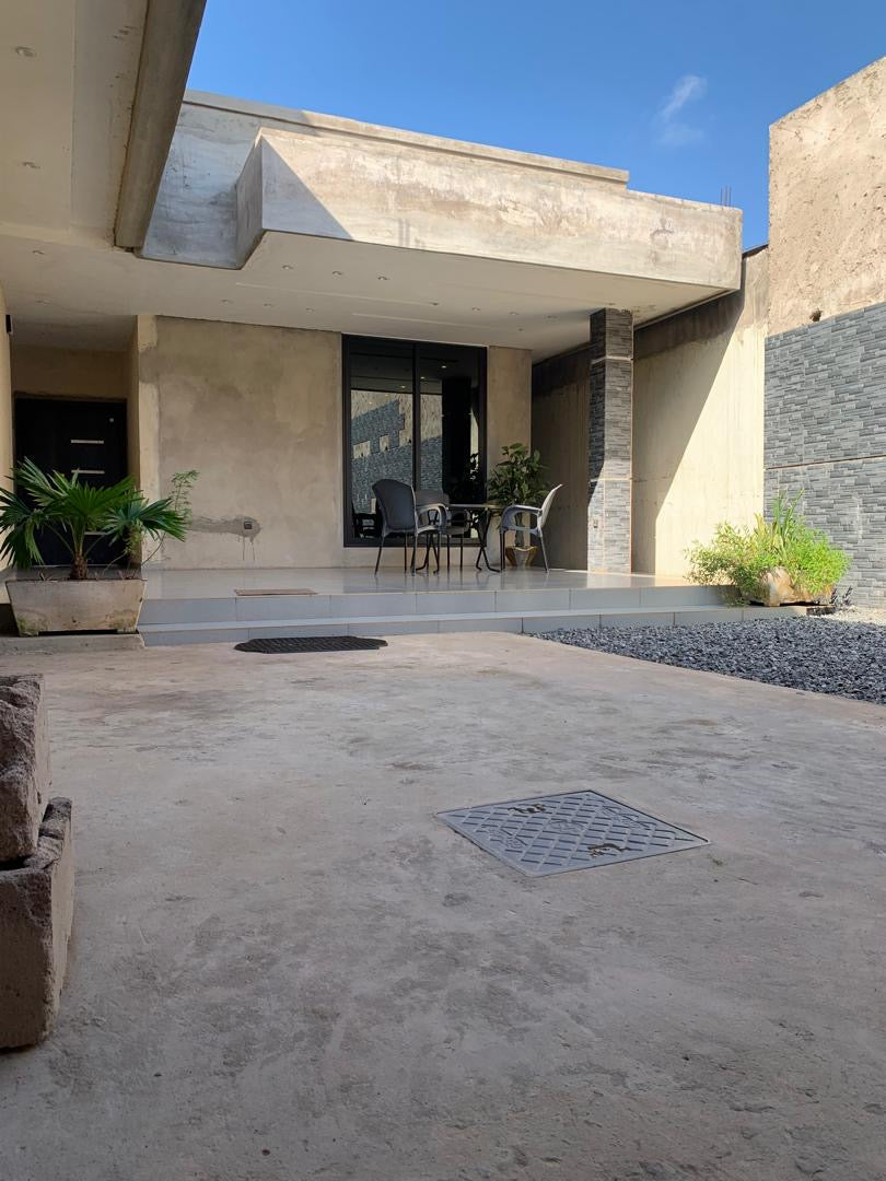 UNE VILLA À VENDRE À AGOÈ LÉGBASSITO OPÉRA