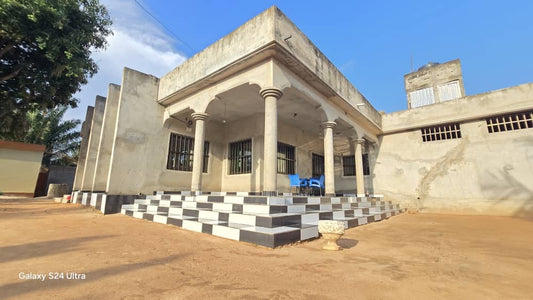 LOMÉ - ZANGUÉRA KLÉMÉ – VILLA 4 CHAMBRES À VENDRE