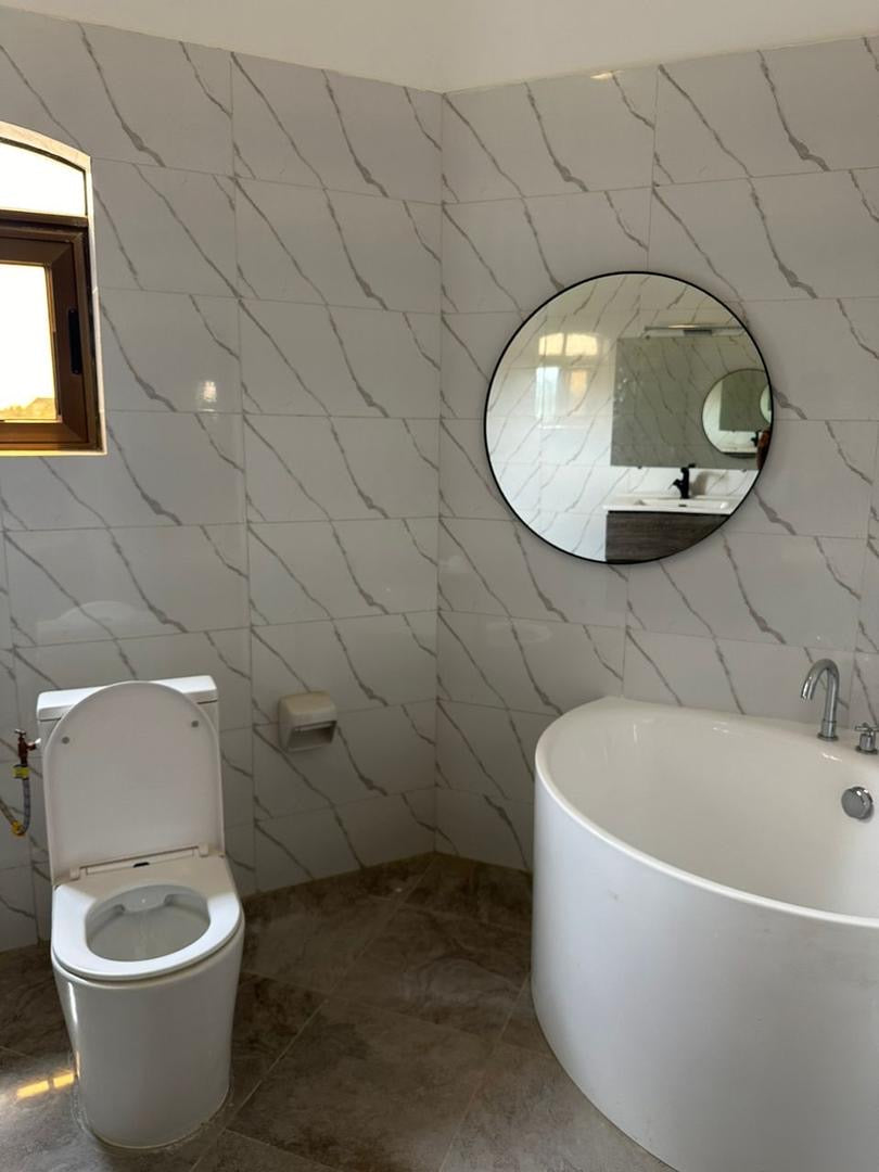 À LOUER – APPARTEMENT MEUBLÉ DE 3 PIÈCES | AVÉDJI DIASPORA | 500.000 F/MOIS