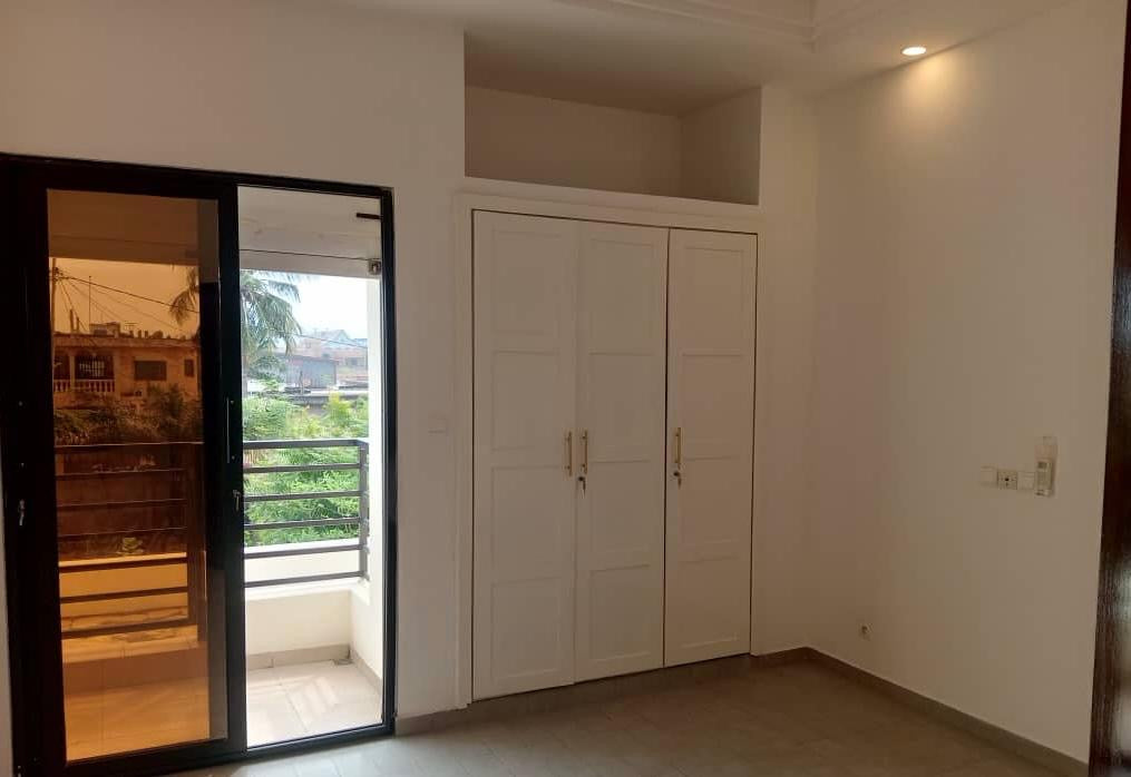 UNE VILLA 9 PIÈCES À LOUER À  LOMÉ - ABLOGAMÉ