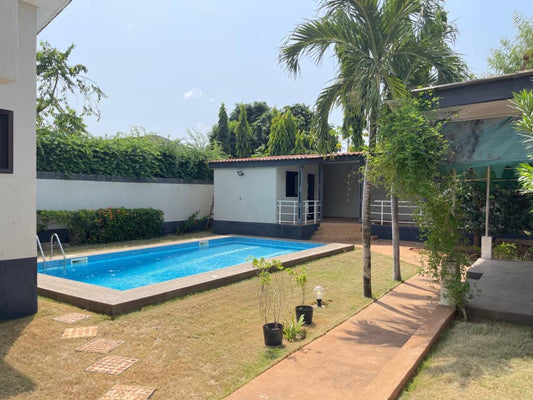 LOMÉ - CAISSE – VILLA 6 PIÈCES AVEC PISCINE À VENDRE