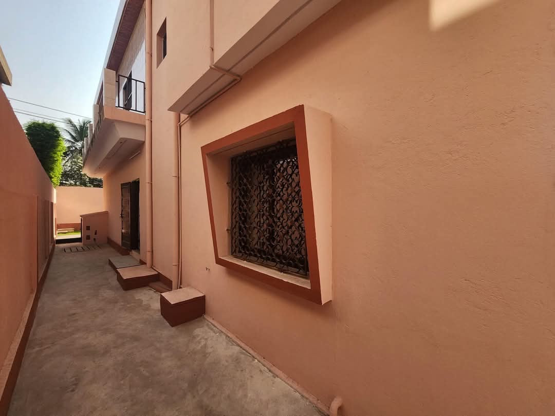 IMMEUBLE 7 PIÈCES À VENDRE À TOKOIN – 1 LOT | TITRE FONCIER