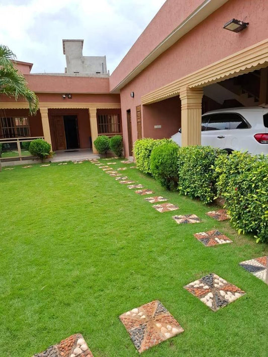 À LOUER – VILLA MEUBLÉE 4 PIÈCES (3 CHAMBRES SALON) AVEC JARDIN À ADIDOGOMÉ ATTILAMONOU