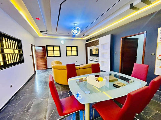 À LOUER – VILLA MEUBLÉE 3 PIÈCES (2 CHAMBRES SALON) CLIMATISÉE AVEC JARDIN ET GARAGE À SANGUERA