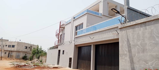 VILLA 7 PIÈCES À VENDRE À AVENOU – 300 m² – TITRE FONCIER
