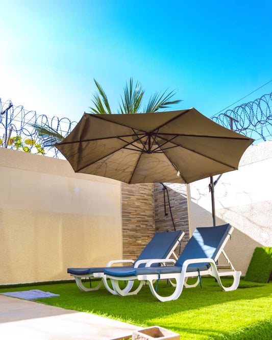 À LOUER – VILLA MEUBLÉE DUPLEX DE 6 PIÈCES AVEC PISCINE, ROOFTOP ET JARDIN À AVÉDJI – 1.400.000F CFA/MOIS