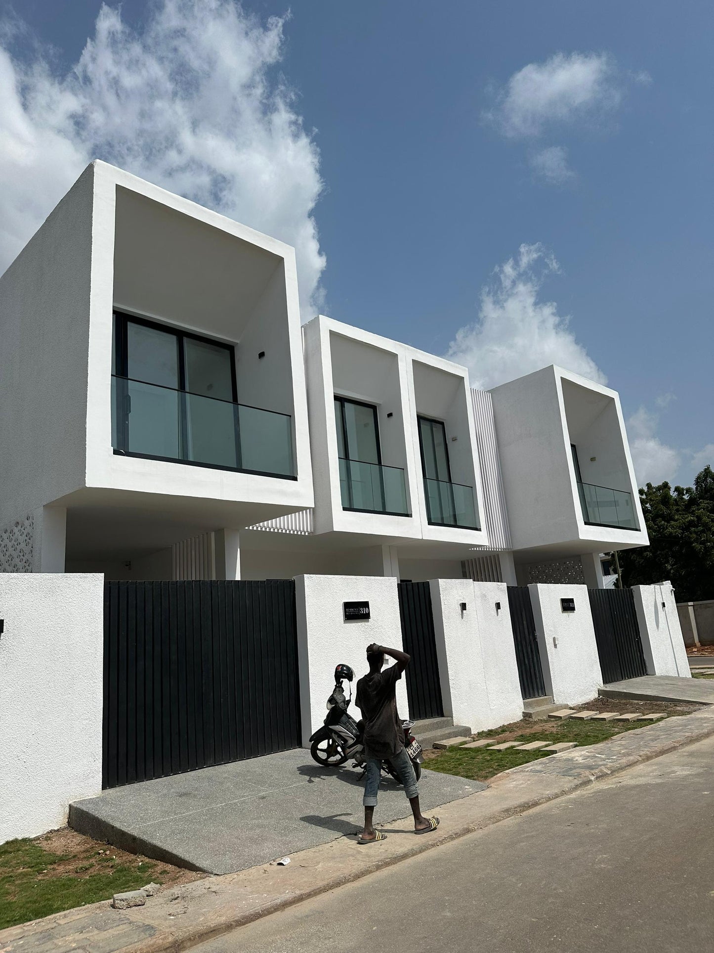 Villa à vendre à Cité Renaissance – 300 Millions FCFA