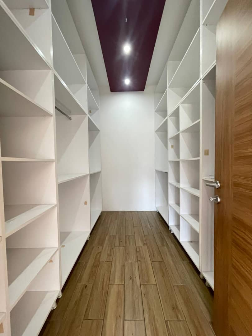 VILLA NON MEUBLÉE TOKOIN FOREVER - 5 CHAMBRES, 1 SALON, 1 BUREAU