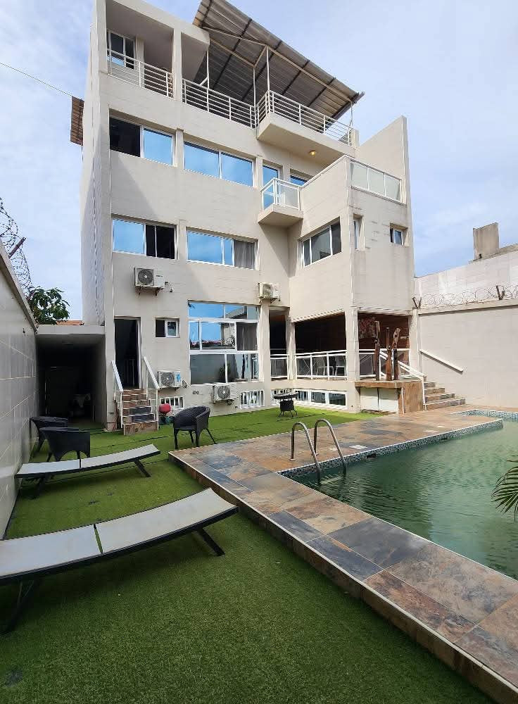 LOUER VILLA DUPLEX 10 PIÈCES À BAGUIDA