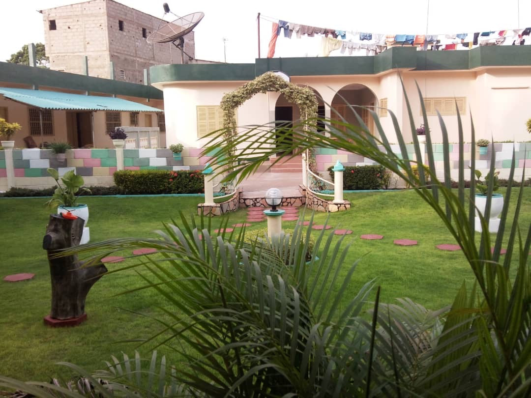 UNE VILLA DE 13 PIÈCES À VENDRE À AGBALÉPÉDO