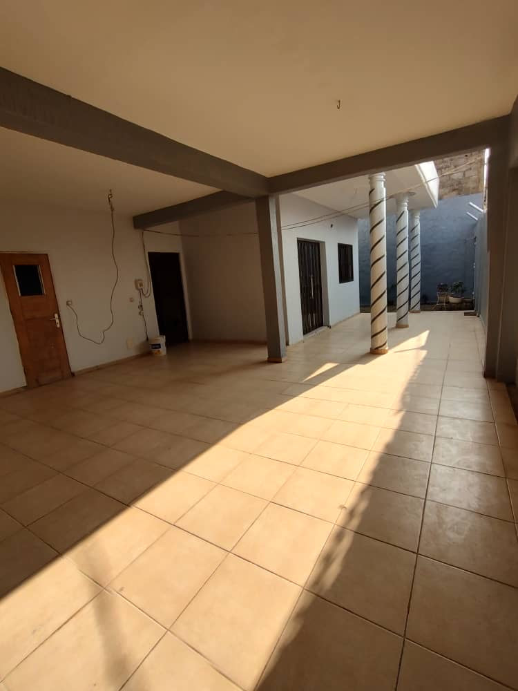 VILLA 7 PIÈCES À VENDRE – KÉGUÉ KÉLÉGOUGAN (FACE GOUDRON)