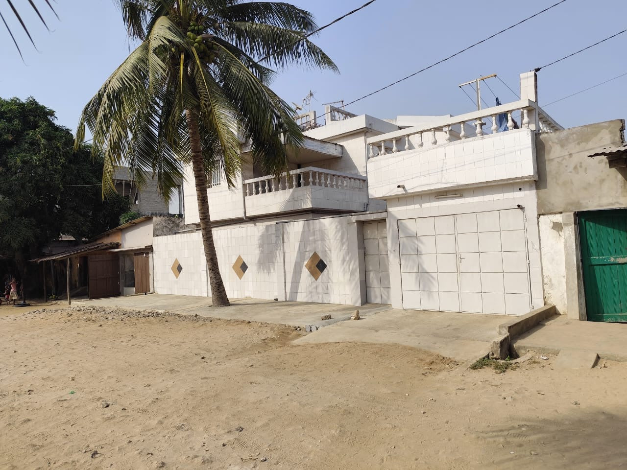 VILLA DUPLEX 5 PIÈCES À VENDRE À BAGUIDA AFANOUKOPÉ – 1/4 LOT | TITRE FONCIER EN COURS