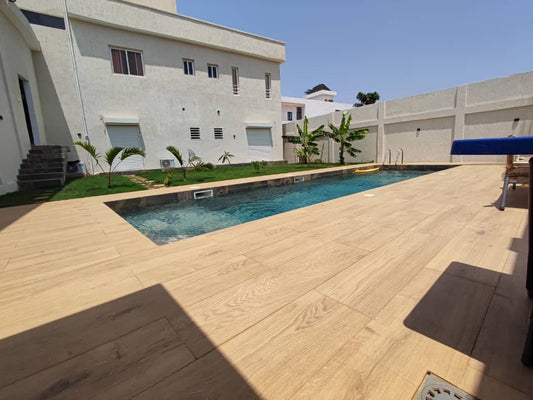 VILLA MEUBLÉE 8 PIÈCES À LOUER À ADIDOGOMÉ CARREFOUR AÏSED – NOUVELLE CONSTRUCTION