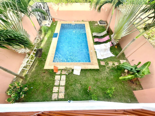 VILLA 6 PIÈCES AVEC PISCINE À VENDRE À ZANGUÉRA – 1/2 LOT – NON LOIN DE MACO
