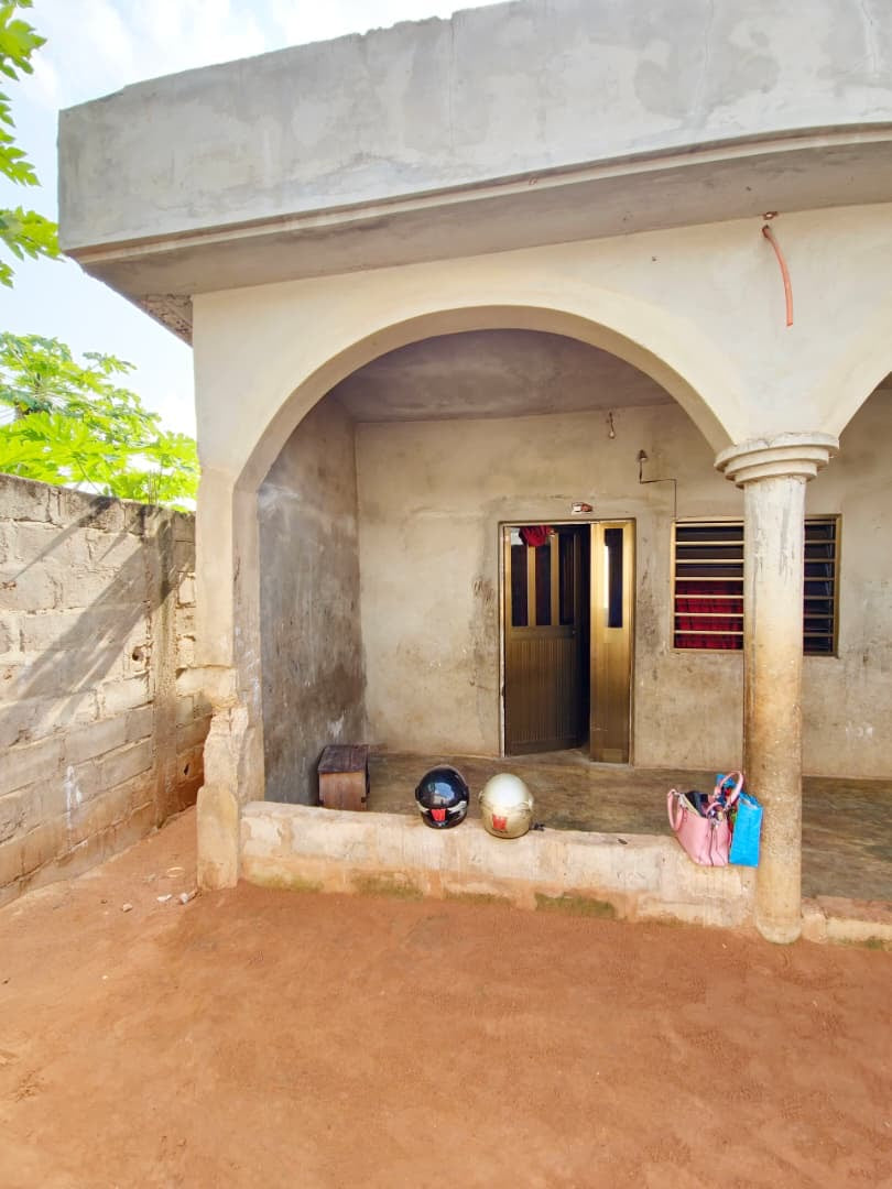 Villa 3 chambres en vente à Agoè Legbassito Kognito – 16 millions FCFA