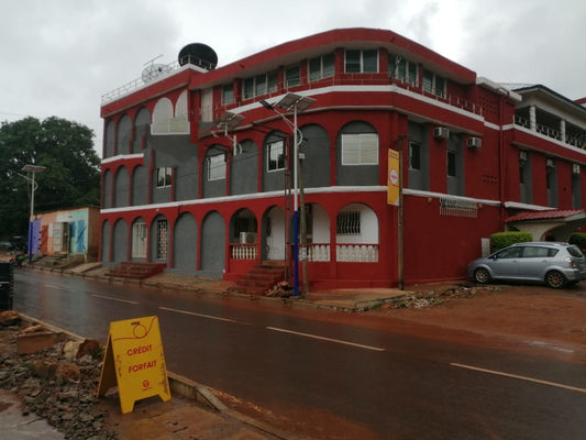 À VENDRE HÔTEL À KPALIMÉ – 7956m² DANS UN LIEU TOURISTIQUE