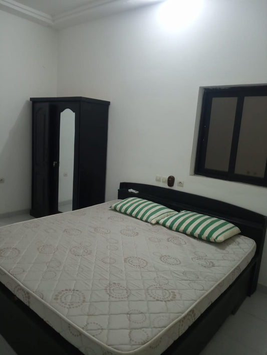 Studio meublé à louer à Fransicain – 150 000 FCFA par mois