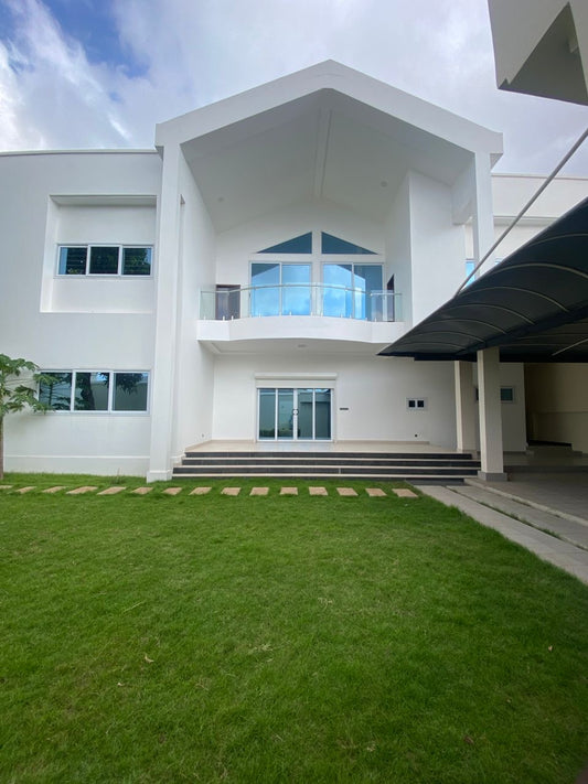 LOUER UNE VILLA AVEC PISCINE, NOUVELLE CONSTRUCTION AGBALEPEDO - 7 PIÈCES 