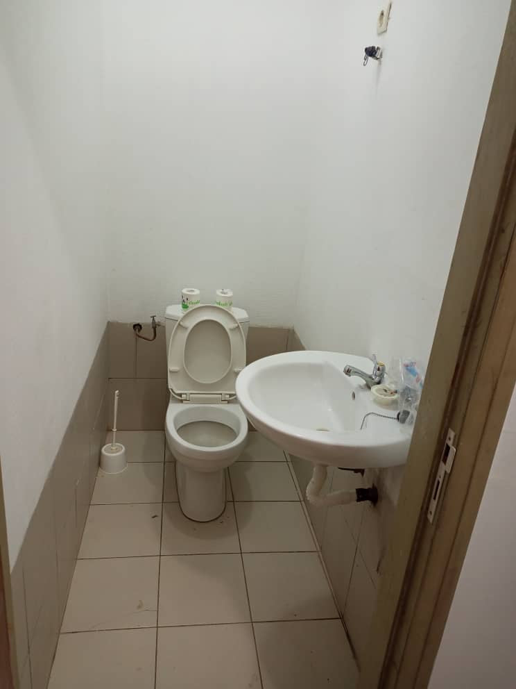 UNE VILLA À VENDRE À AGOÈ CARREFOUR BLEU - 7 PIÈCES, 200 MILLIONS FCFA