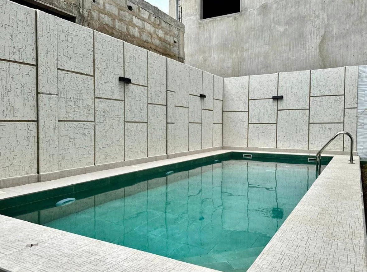 VILLA DUPLEX 5 CHAMBRES À VENDRE À AGBALÉPÉDO (150M DU GOUDRON)