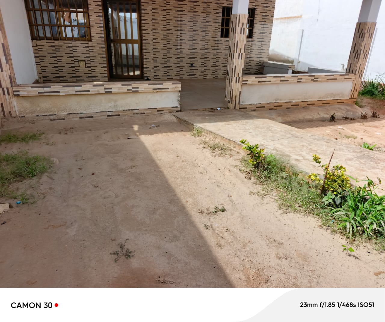 Villa basse 3 chambres en vente en angle de rue à Agoè Cacaveli – 70 millions FCFA