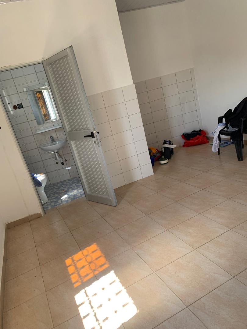 MINI VILLA 2 PIÈCES À VENDRE À SÉGBÉ PHARMACIE – 600 m²