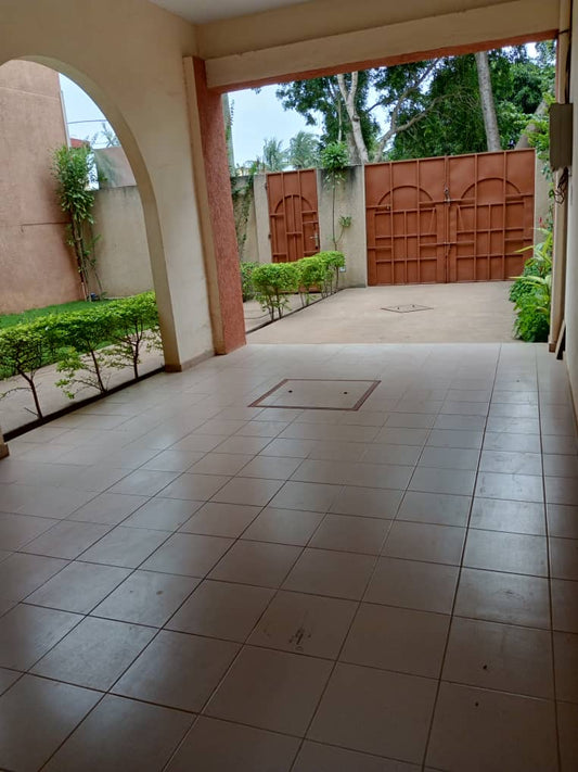 À LOUER – APPARTEMENT POUR BUREAU À  LOMÉ - AGBALÉPÉDOGAN